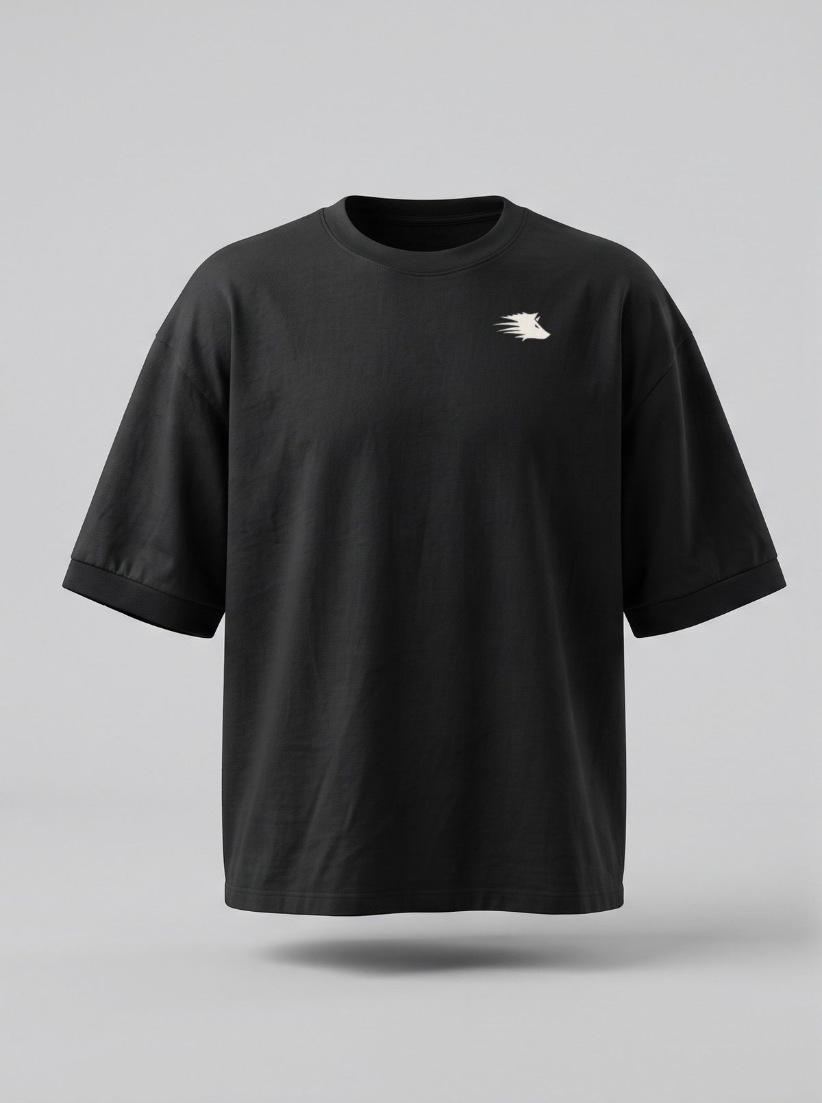 Playera oversize negro WOLVESHOP, frente con lobo
