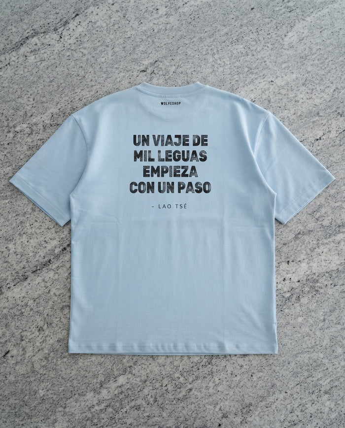 Un viaje de mil leguas empieza con un paso · Oversize Cicatriz
