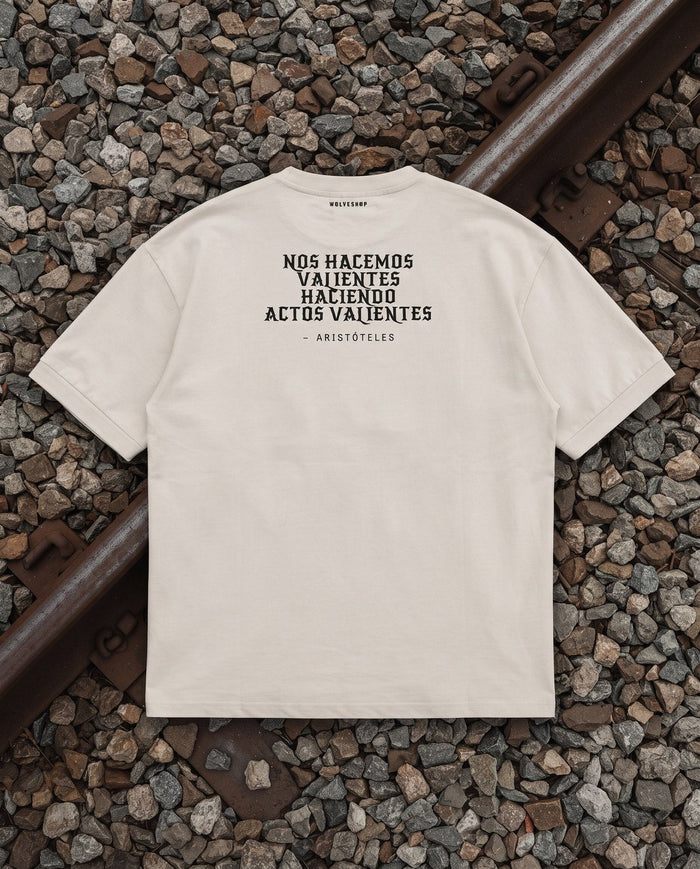 Nos hacemos valientes haciendo actos valientes · Oversize Aullido